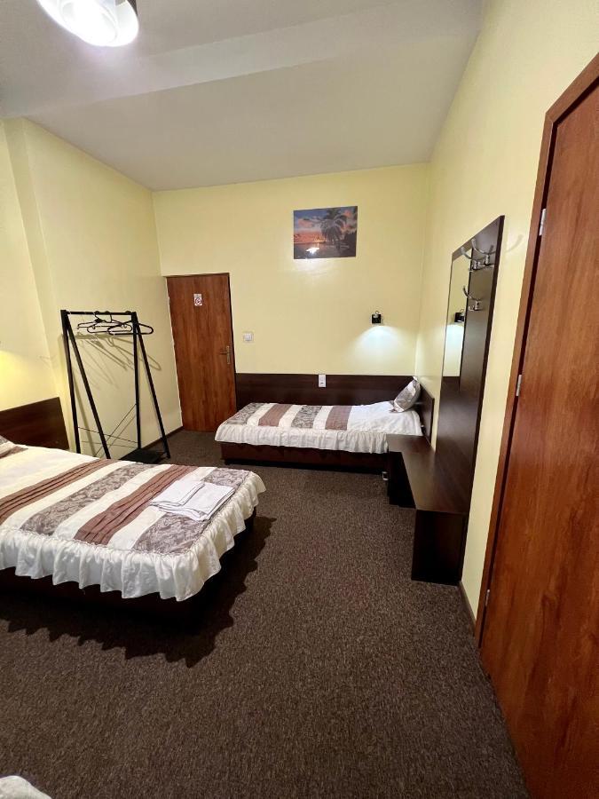 Apartamenty Ostrowiec - Pokoje Goscinne Centrum Ostrowiec Świętokrzyski Exterior foto
